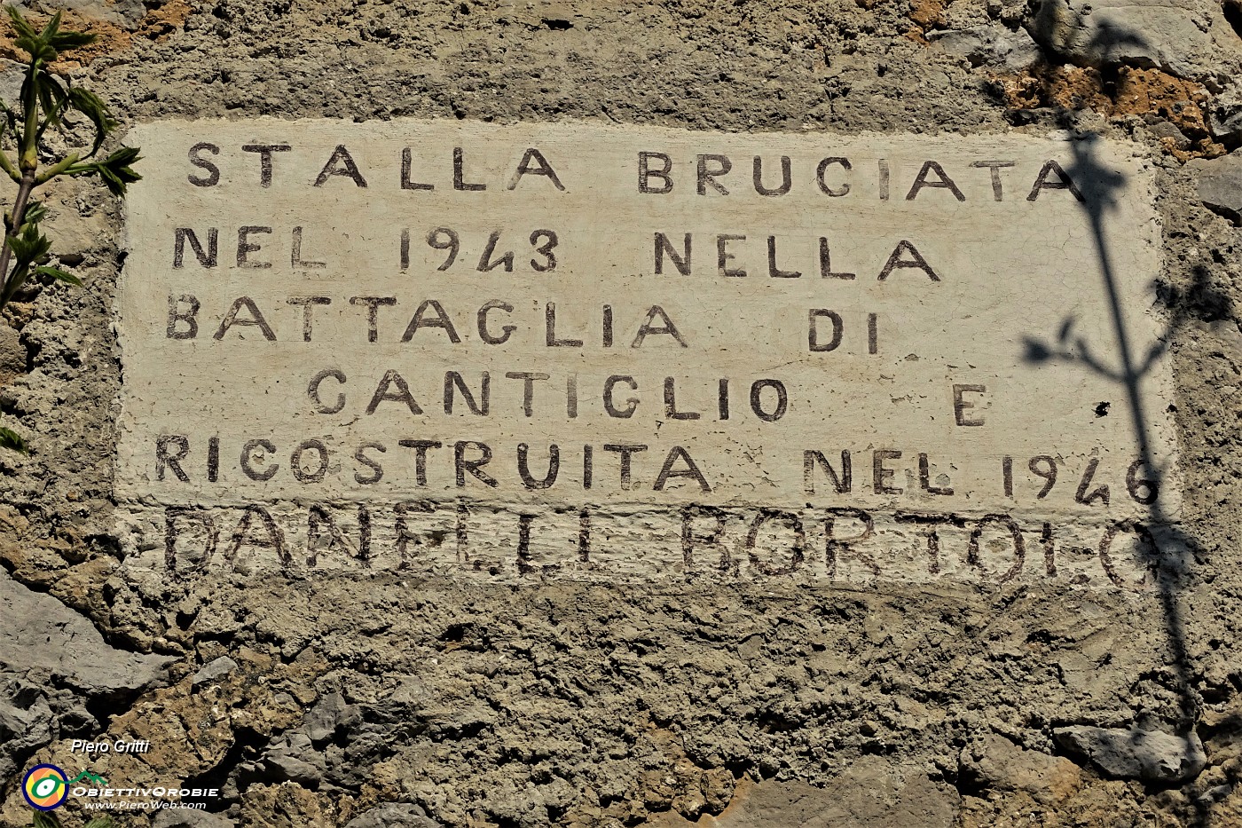 08 Rientrando alla Pianca, sul  Sentiero Partigiano 'Paganoni-Vitali' - CAI 131 .JPG
